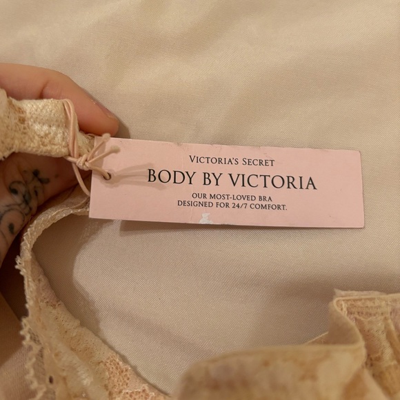 💗NWT Victoria’s Secret unlined lace bra 36C💗 - Picture 4 of 4
